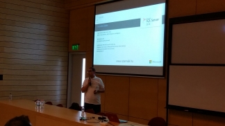 Az SQL prezentáció előadója