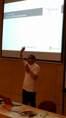 Az SQL Server prezentáció előadója